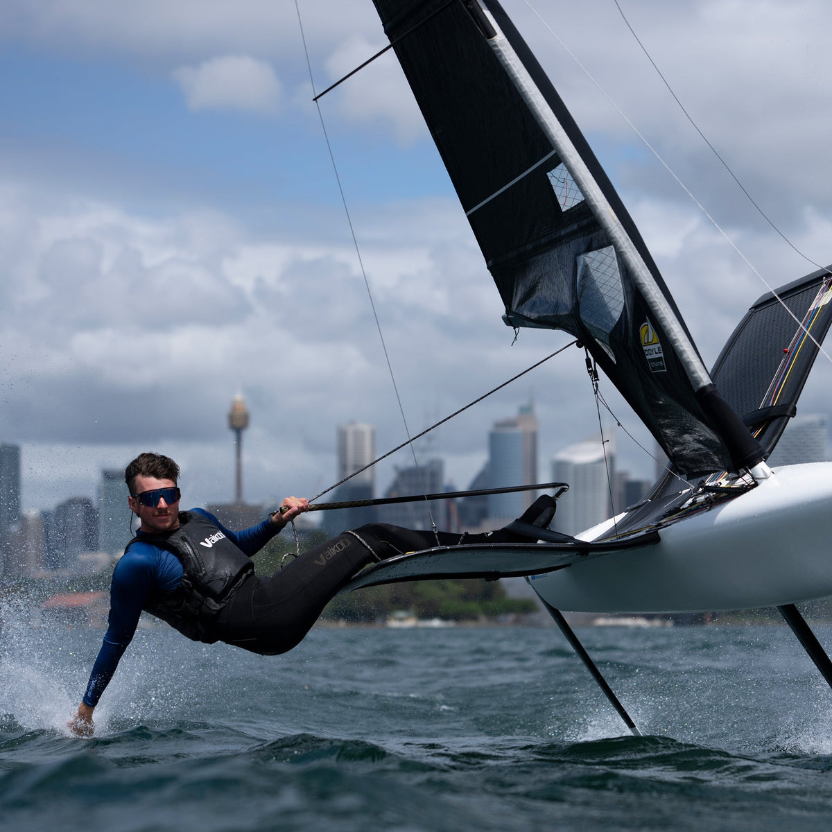 Vaikobi Hiker Force Suit Gen2 in black - sailing action