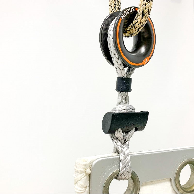 Nodus Halyard Block shackle in Dyneema | Shackle R friction ring
