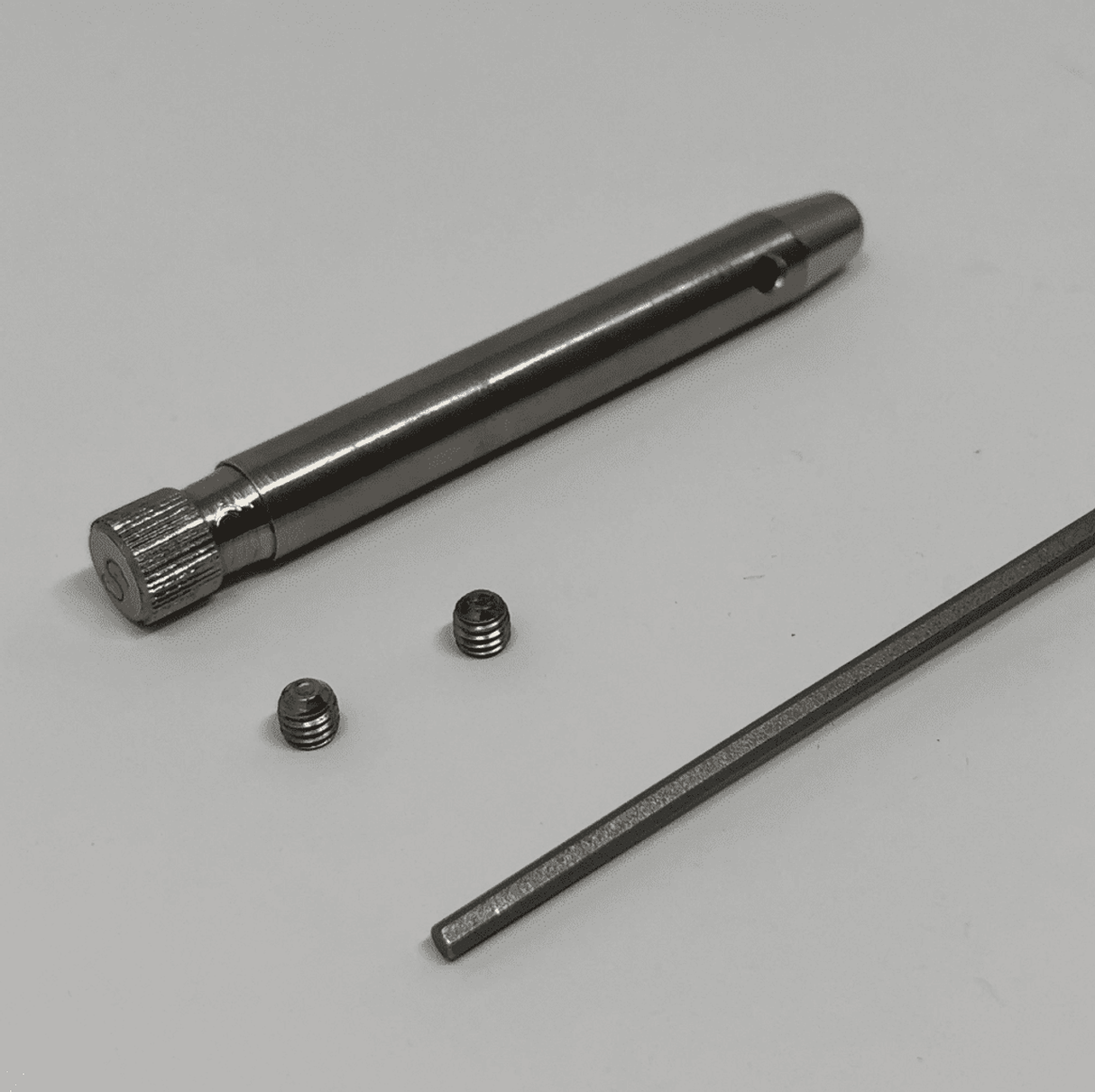 Sea Sure 18.14R Replacement Pintle & 2 x Grub Sc