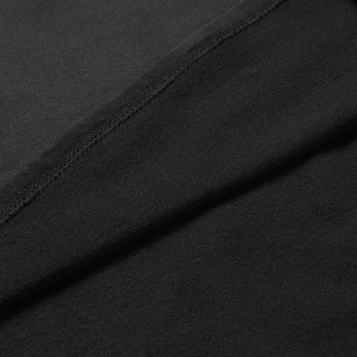 Gill Hydrophobe Top Black