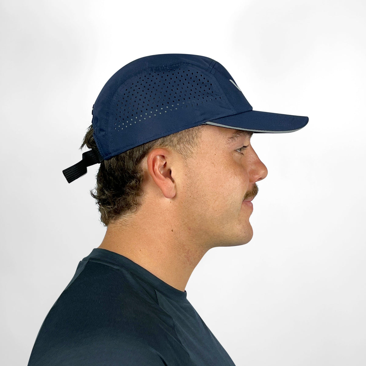 Vaikobi Lightweight Ocean Cap - Navy
